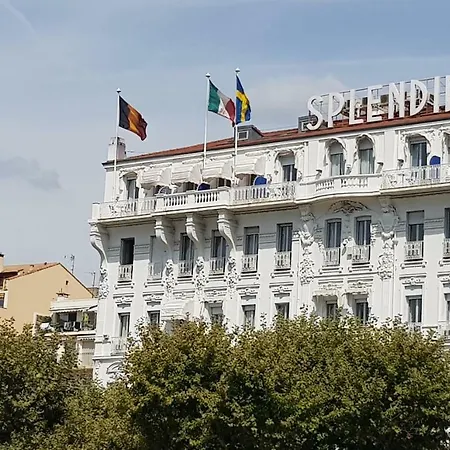 La Goelette - Palais Des Festivals * Cannes