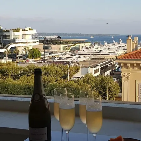 La Goelette - Palais Des Festivals * Cannes