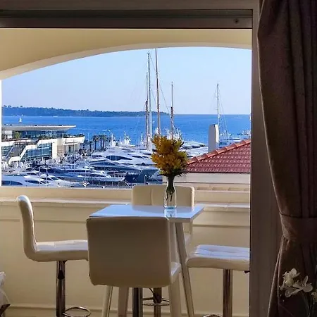 La Goelette - Palais Des Festivals