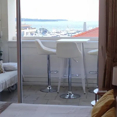 La Goelette - Palais Des Festivals